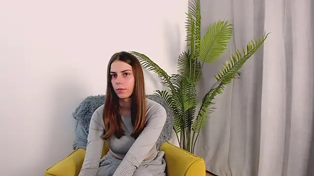 ElaineRothwell online show from 10/11/25, 03:21