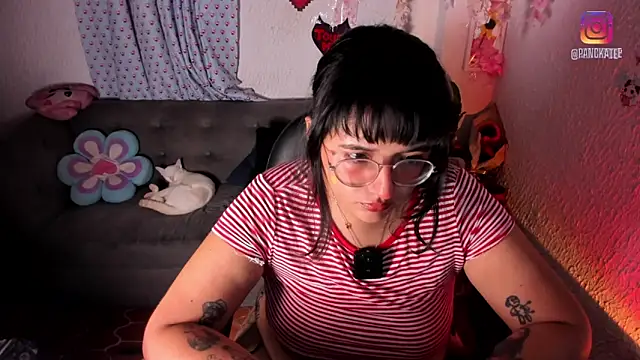 Emilycollei online show from 04/23/26, 04:46