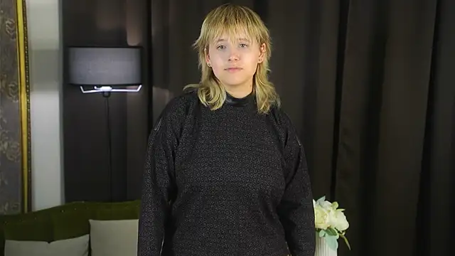 NikiHiley online show from 10/08/25, 08:01