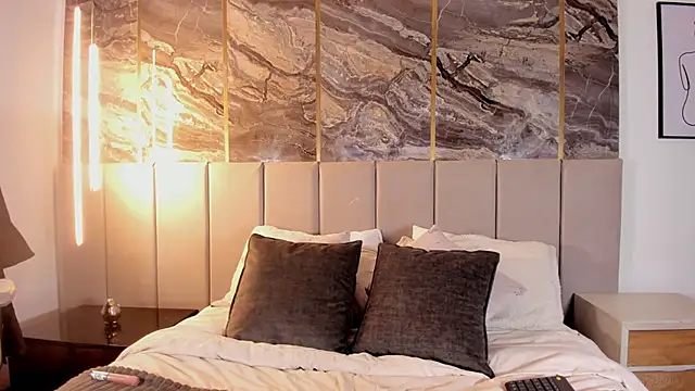 Isabella LaRue online show from 10/08/25, 07:22