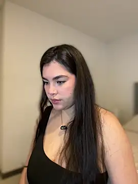 Isabella LaRue online show from 03/25/26, 11:27