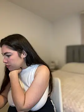 Isabella LaRue online show from 03/26/26, 11:27