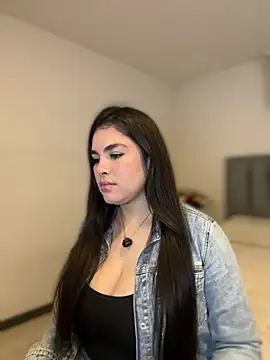 Snapshot of Isabella_LaRue chatting on 04/17/26, 12:02 Isabella LaRue online show from 04/17/26, 12:02