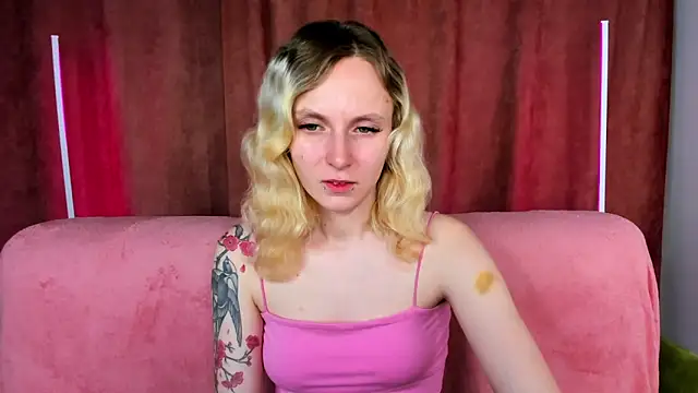 LikiLips online show from 11/25/25, 01:05