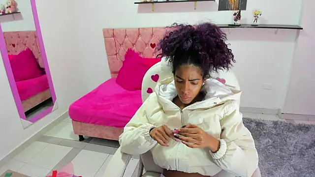 thianahorny online show from 03/04/26, 12:33