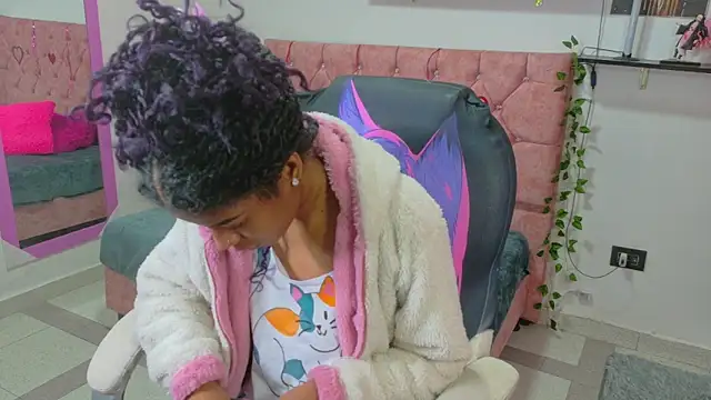 thianahorny online show from 04/01/26, 01:41