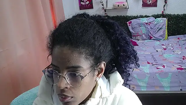 thianahorny online show from 05/11/26, 01:17