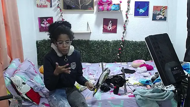 thianahorny online show from 05/13/26, 12:24