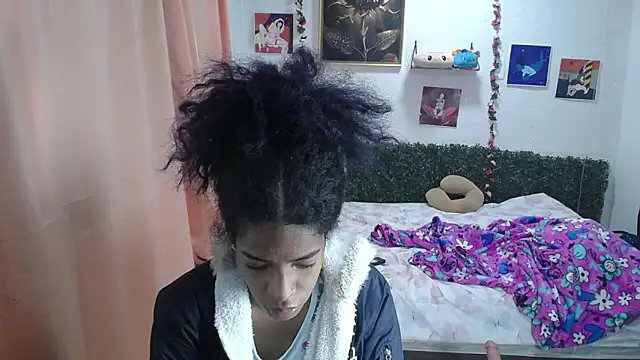 Snapshot of thianahorny chatting on 06/20/26, 01:25 thianahorny online show from 06/20/26, 01:25