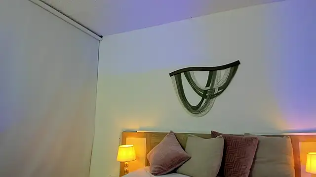 Baby Lannie online show from 10/27/25, 04:27