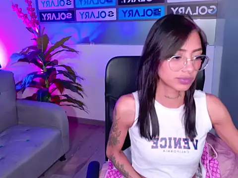 Snapshot of KarlaSlutSkinny__ chatting on 10/08/25, 02:14 KarlaSlutSkinny online show from 10/08/25, 02:14