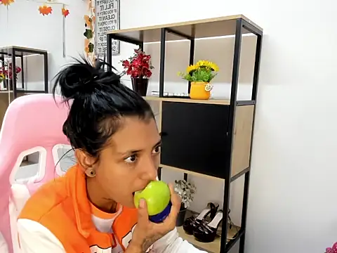 KarlaSlutSkinny   online show from 02/14/26, 10:39