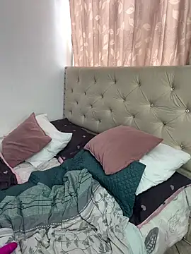 MeganHillss online show from 12/19/25, 09:22