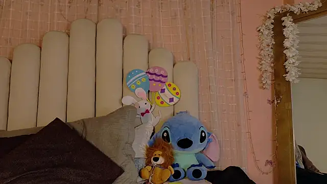 SweetRenata  online show from 04/24/26, 11:23