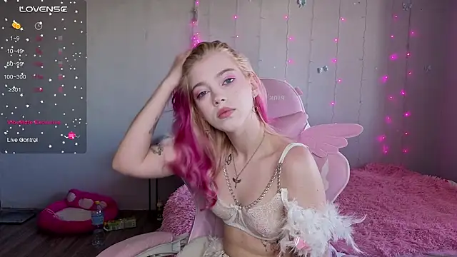 myprettylola online show from 05/09/26, 11:59