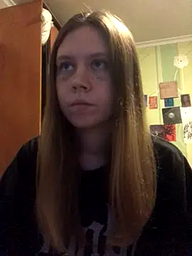 LunaVirelle online show from 10/28/25, 05:15