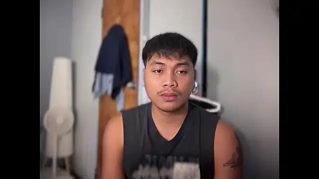 Snapshot of LuisitoJuancho55 chatting on 11/27/25, 04:20 LuisitoJuancho55 online show from 11/27/25, 04:20