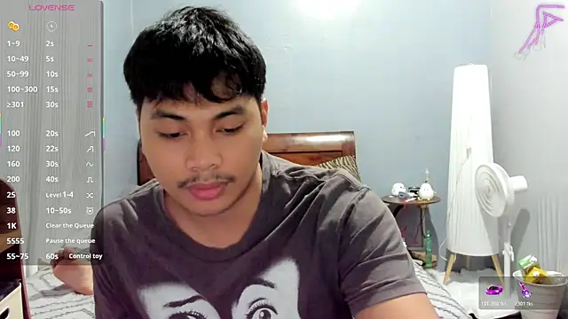 Snapshot of LuisitoJuancho55 chatting on 12/14/25, 12:10 LuisitoJuancho55 online show from 12/14/25, 12:10