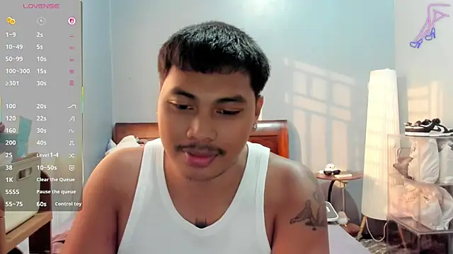 Snapshot of LuisitoJuancho55 chatting on 04/13/26, 09:04 LuisitoJuancho55 online show from 04/13/26, 09:04