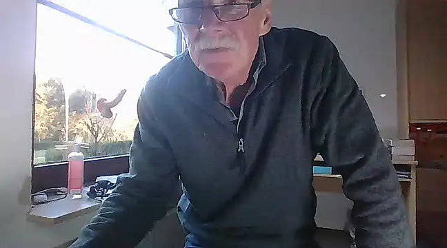 Snapshot of super-snoopy chatting on 01/19/25, 02:28 super-snoopy online show from 01/19/25, 02:28