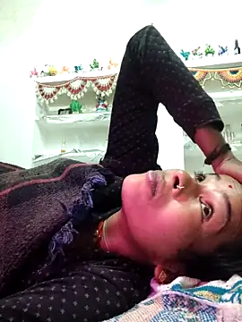 Snapshot of Co_punam chatting on 11/02/25, 12:13 Co punam online show from 11/02/25, 12:13