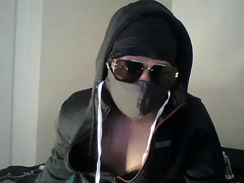 Snapshot of lops_M chatting on 10/12/25, 03:00 lops M online show from 10/12/25, 03:00