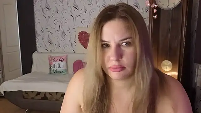 Snapshot of Passion-Blondy chatting on 07/29/26, 06:17 Passion-Blondy online show from 07/29/26, 06:17