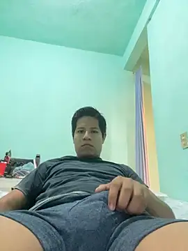 Snapshot of Lukein23 chatting on 11/14/25, 11:35 Lukein23 online show from 11/14/25, 11:35