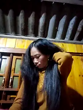 gio-thu online show from 11/21/25, 12:04