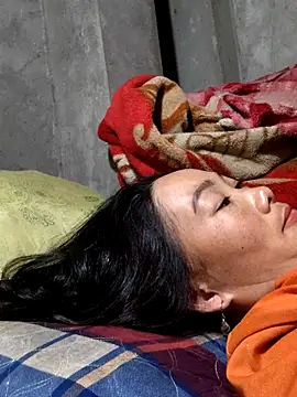 gio-thu online show from 04/16/26, 03:02