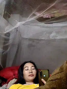 Snapshot of gio-thu chatting on 04/25/26, 01:41 gio-thu online show from 04/25/26, 01:41