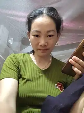 Snapshot of gio-thu chatting on 05/27/26, 12:18 gio-thu online show from 05/27/26, 12:18