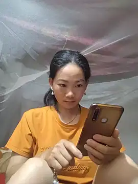 Snapshot of gio-thu chatting on 06/26/26, 01:21 gio-thu online show from 06/26/26, 01:21