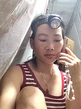 Snapshot of gio-thu chatting on 07/11/26, 01:30 gio-thu online show from 07/11/26, 01:30