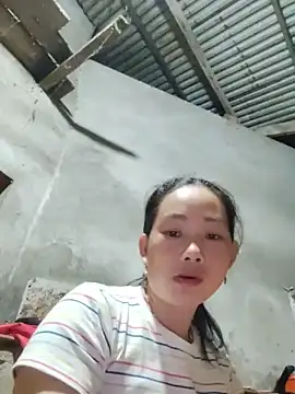 Snapshot of gio-thu chatting on 07/22/26, 12:19 gio-thu online show from 07/22/26, 12:19