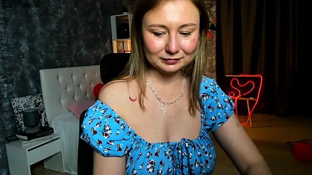 scent  of woman online show from 11/05/25, 01:38