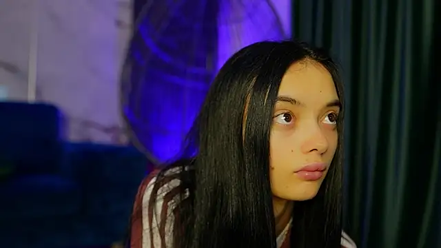 RachelRavee online show from 10/11/25, 04:01