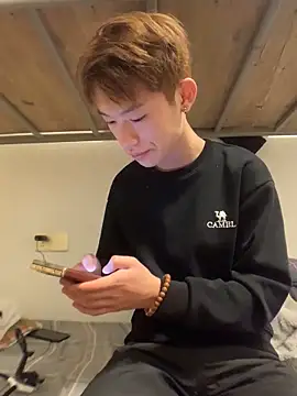 KK-cuteboy online show from 12/02/25, 10:20