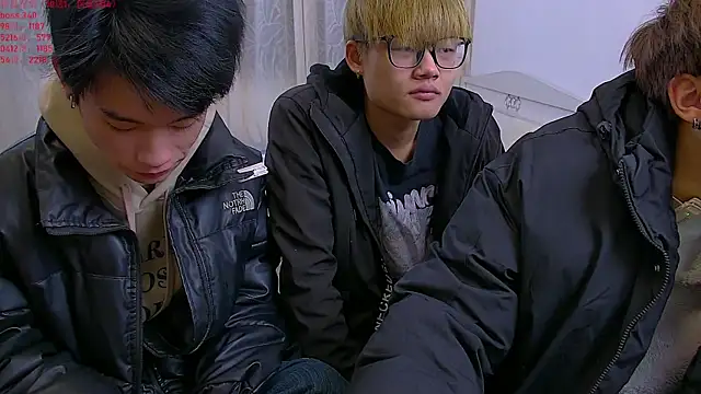 KK-cuteboy online show from 12/21/25, 10:33