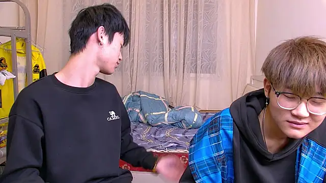 KK-cuteboy online show from 01/13/26, 10:42