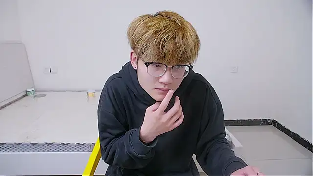 KK-cuteboy online show from 04/03/26, 03:37