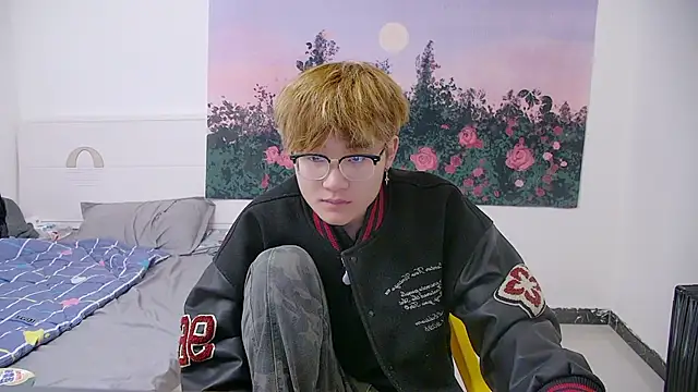 KK-cuteboy online show from 04/08/26, 04:45