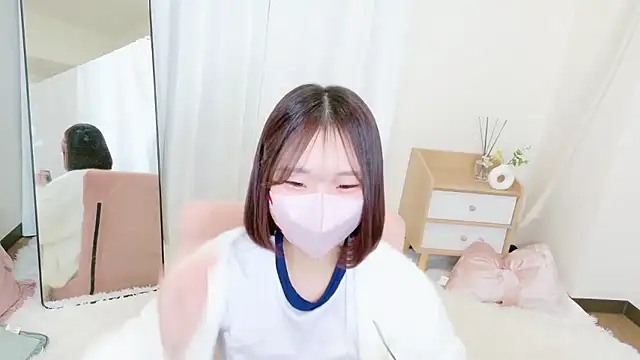 Snapshot of yuno-pi chatting on 11/17/25, 11:05 yuno-pi online show from 11/17/25, 11:05