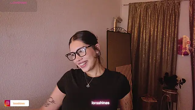 LoraShines online show from 03/29/26, 07:14