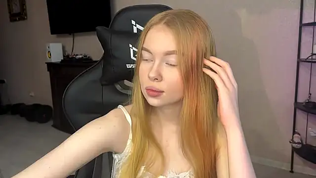 RaguelNicksons online show from 12/03/25, 05:37