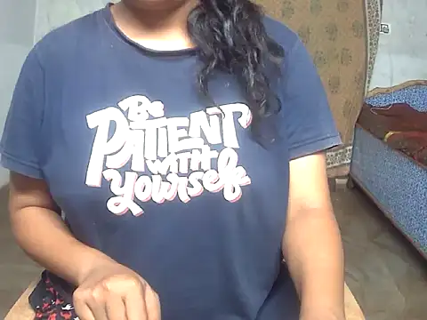 Snapshot of manju_02 chatting on 10/10/25, 04:00 manju 02 online show from 10/10/25, 04:00