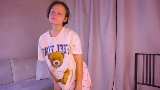 VeliaRogoff online show from 10/26/25, 08:20