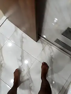 Snapshot of siddBus chatting on 10/16/25, 11:00 siddBus online show from 10/16/25, 11:00