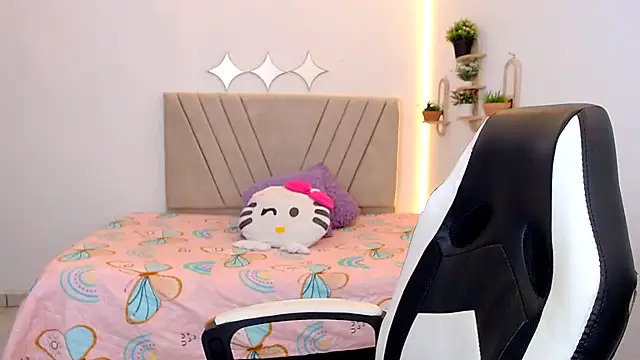 Snapshot of zara_cute chatting on 06/17/26, 12:07 zara cute online show from 06/17/26, 12:07