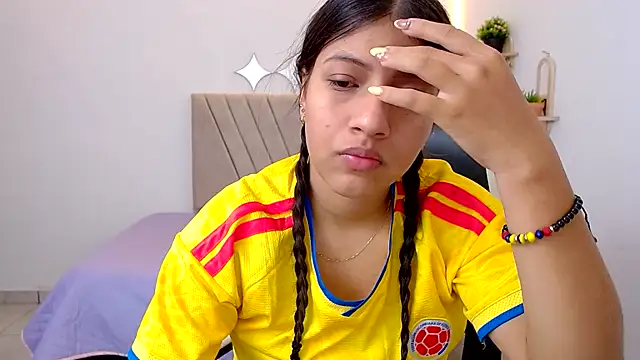 Snapshot of zara_cute chatting on 06/27/26, 12:10 zara cute online show from 06/27/26, 12:10